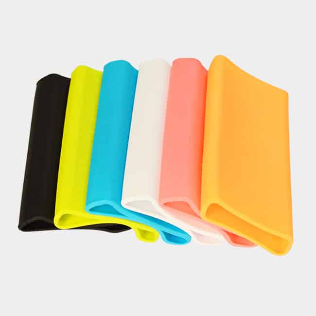 20000-silicon-cover-v2.jpg کاور سیلیکونی پاور بانک Xiaomi مدل MI-20000mah-v2 - Image 1